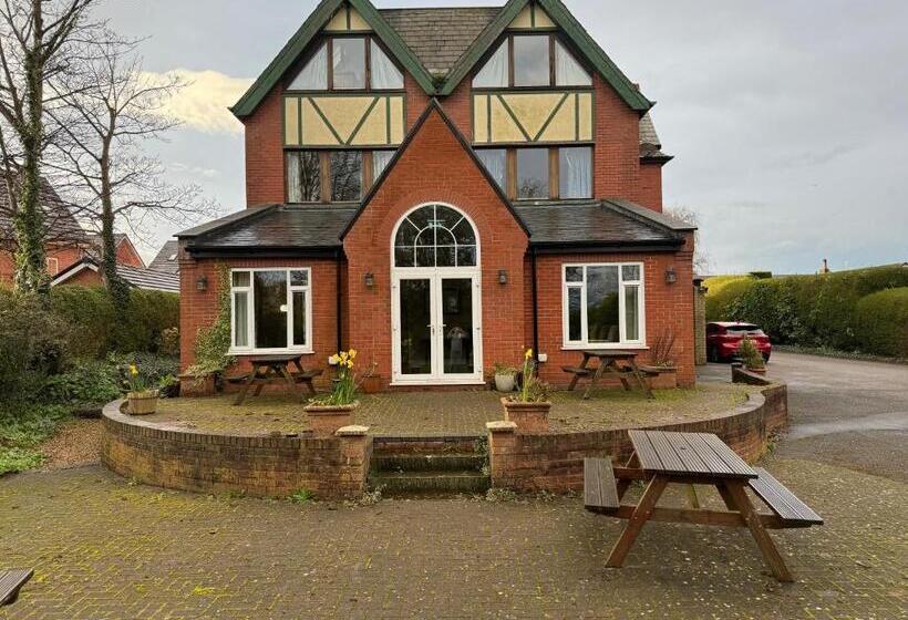 Hotel The Chetwynde Self Check In Hmo