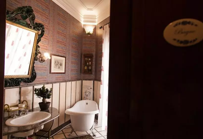 تختخواب و صبحانه Palazzo Melluso Luxury Suite