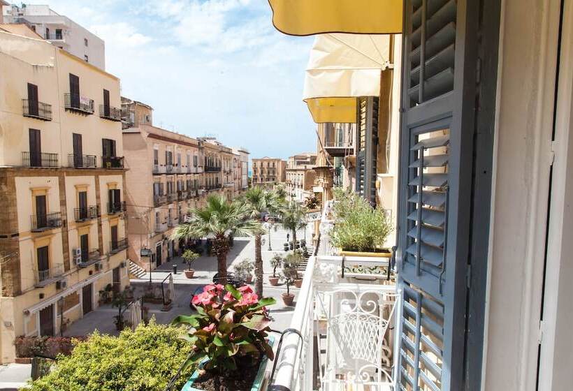 צימר Palazzo Melluso Luxury Suite