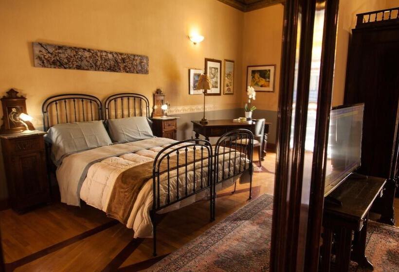 צימר Palazzo Melluso Luxury Suite