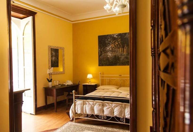 צימר Palazzo Melluso Luxury Suite