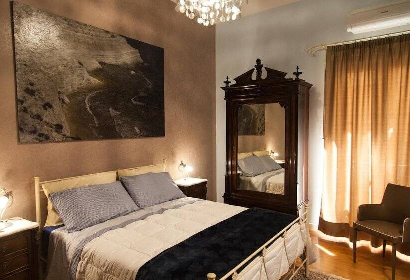 צימר Palazzo Melluso Luxury Suite