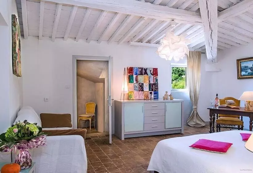 Aamiaismajoitus (B&B) Domaine Regis Freres