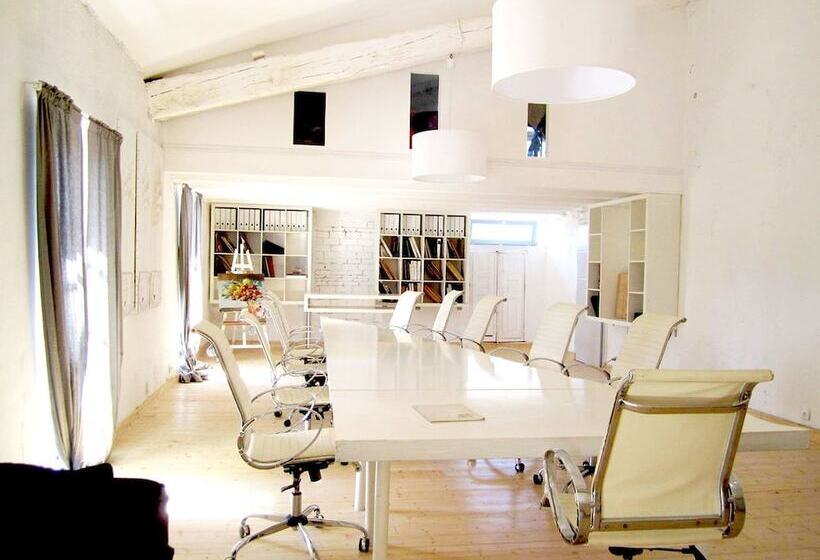 ベッドアンドブレックファースト Domaine Regis Freres