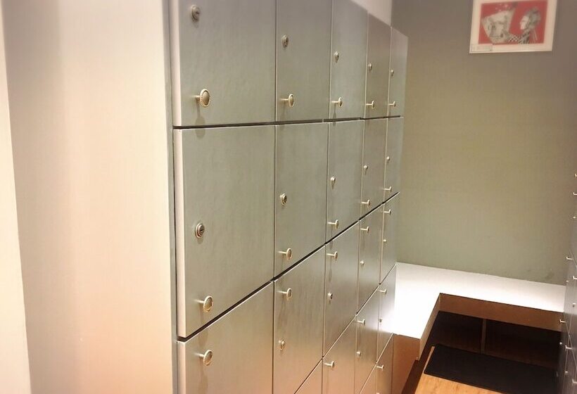 Master Chitow Hostel