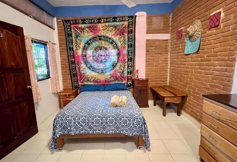 ホテル Ananda Guest House Yoga & Meditación