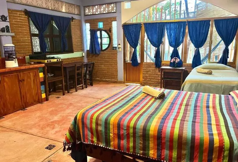 ホテル Ananda Guest House Yoga & Meditación