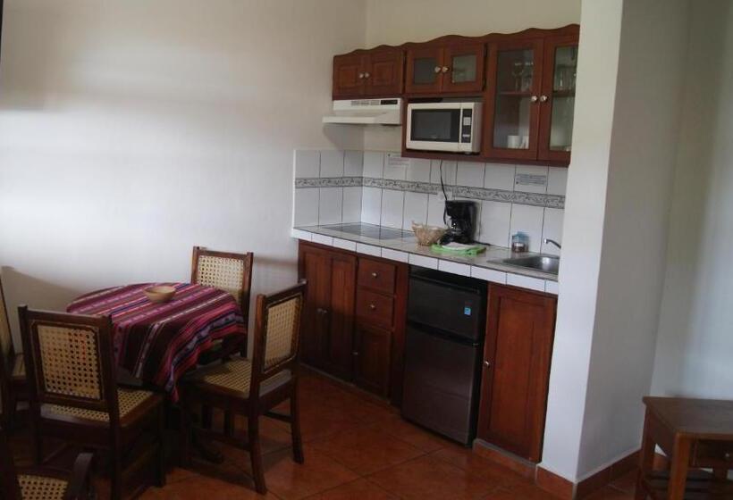 هتل Cacique Adiact