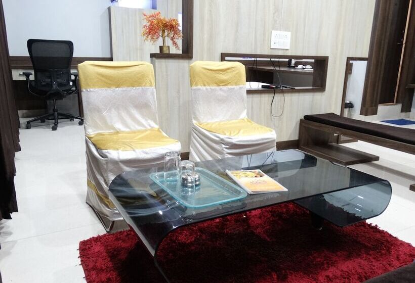 فندق Garv Residencia Gaya