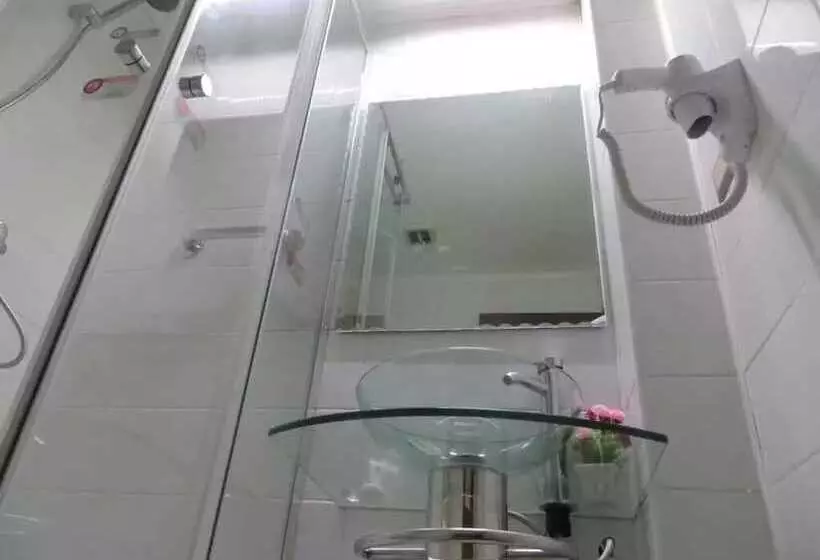 هتل Newen