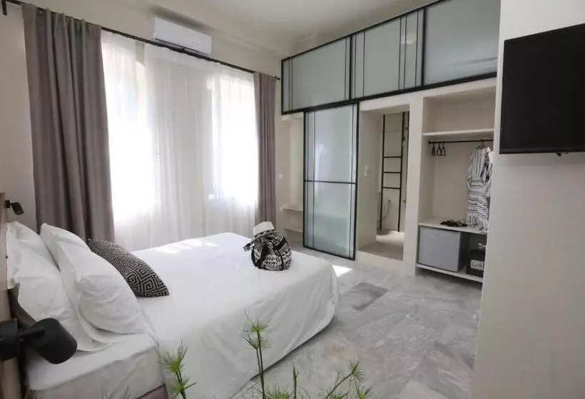 هتل Oiko Mini Suites