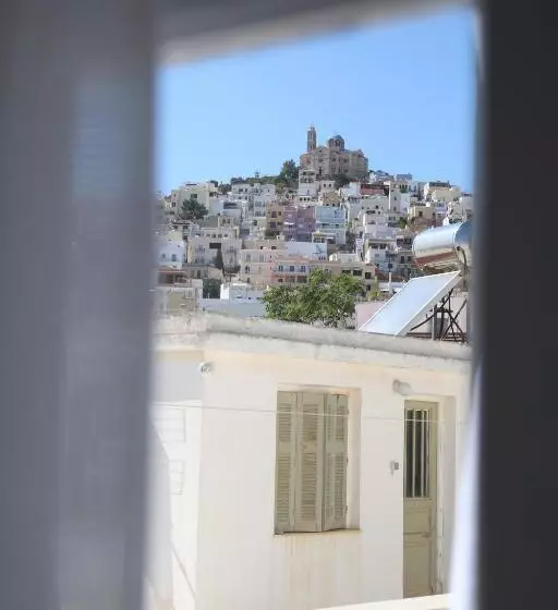 هتل Oiko Mini Suites