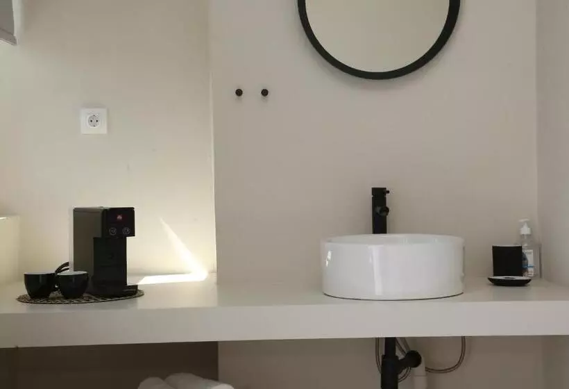 هتل Oiko Mini Suites