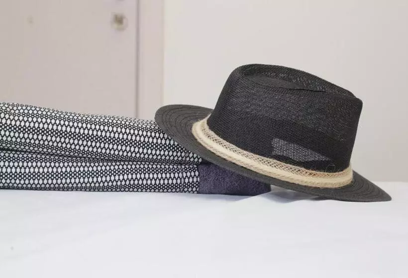 هتل Oiko Mini Suites