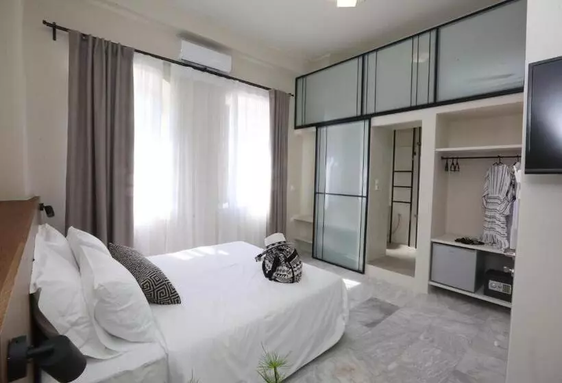 هتل Oiko Mini Suites