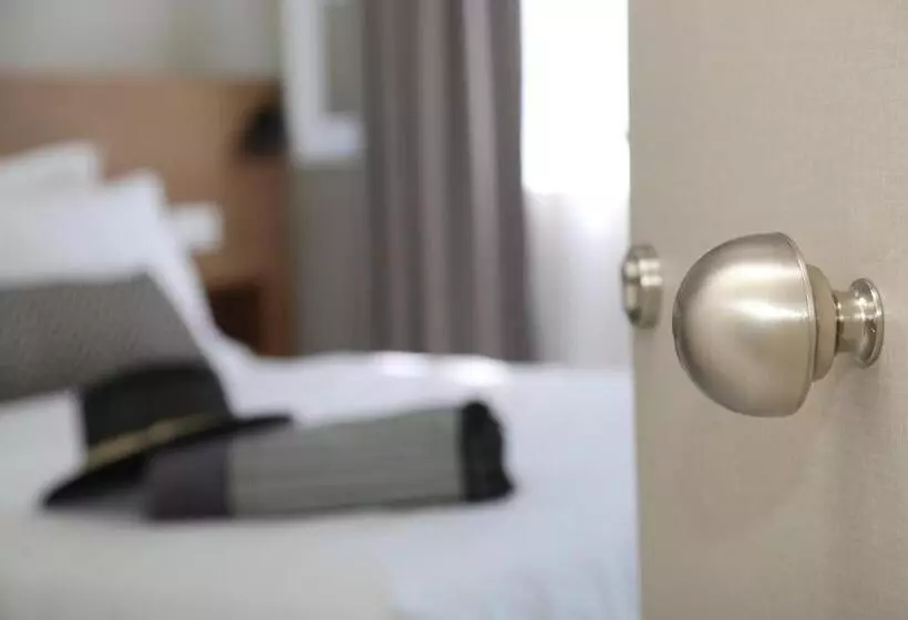 هتل Oiko Mini Suites