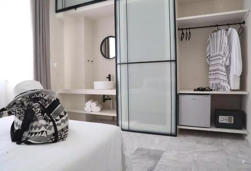 هتل Oiko Mini Suites