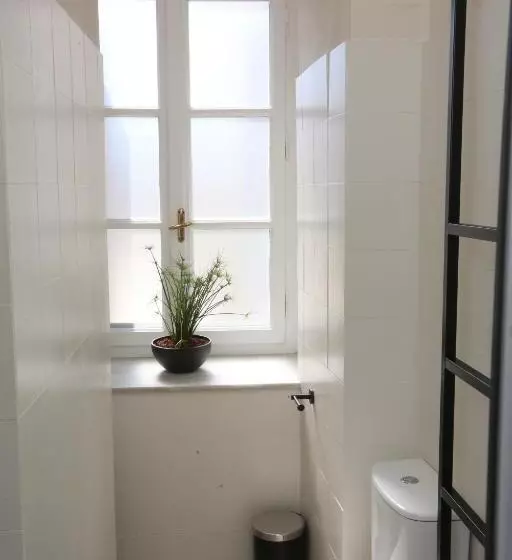 هتل Oiko Mini Suites