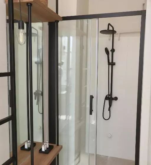 هتل Oiko Mini Suites