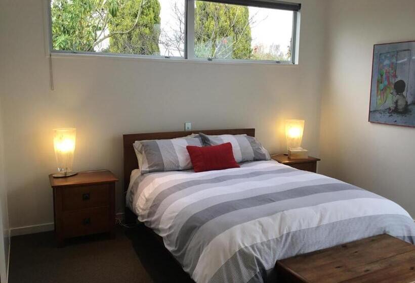 Bed and Breakfast Refreshstay