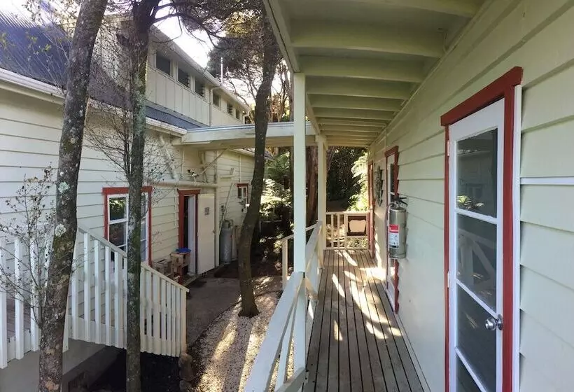 Hekerua Lodge Backpackers Hostel Waiheke Island