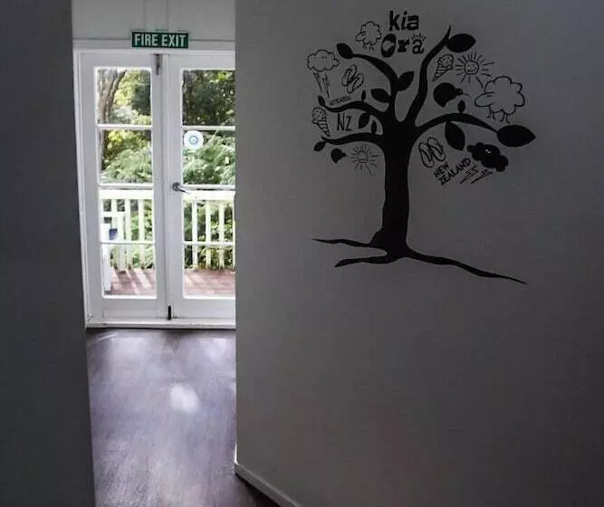Hekerua Lodge Backpackers Hostel Waiheke Island