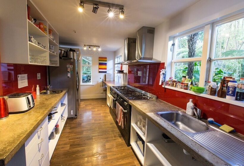 Hekerua Lodge Backpackers Hostel Waiheke Island