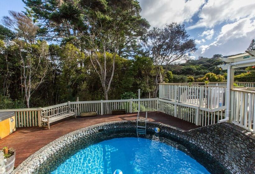 Hekerua Lodge Backpackers Hostel Waiheke Island