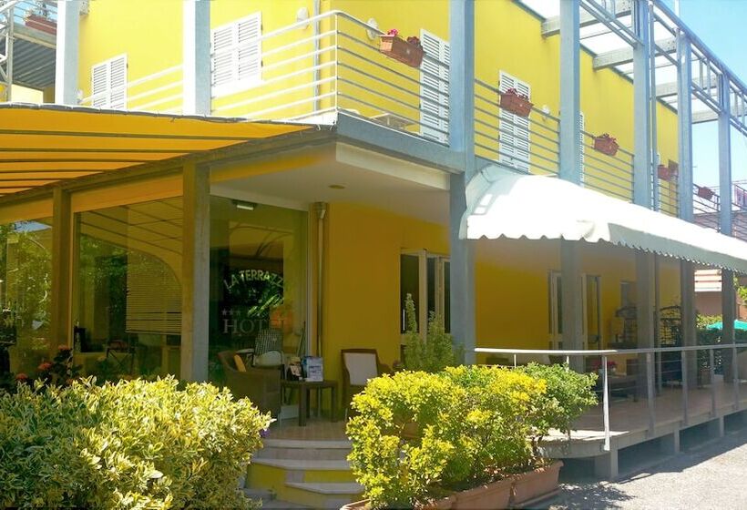 בית מלון כפרי Illi