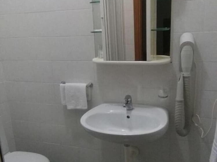 בית מלון כפרי Illi