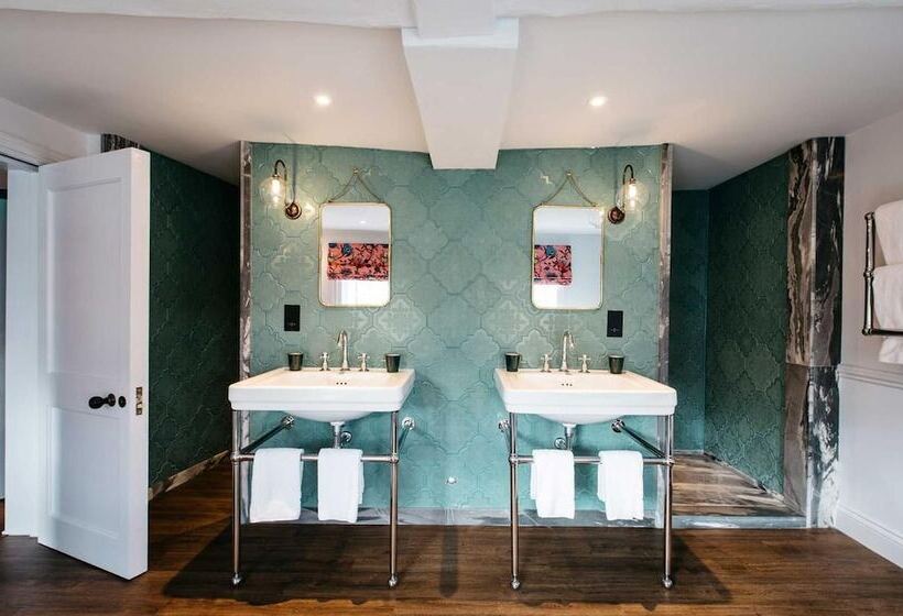 Отель The Bower House, Restaurant & Rooms