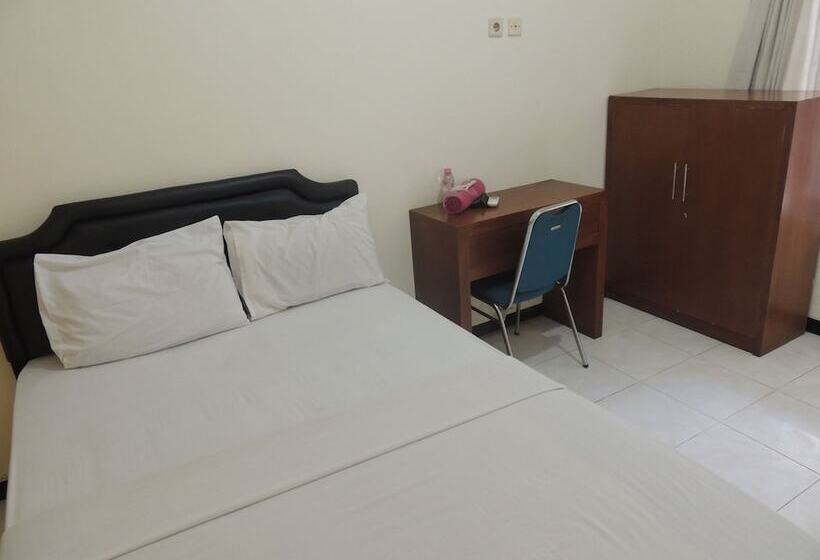 Hotell Wisma Tamu Uksw Guest House