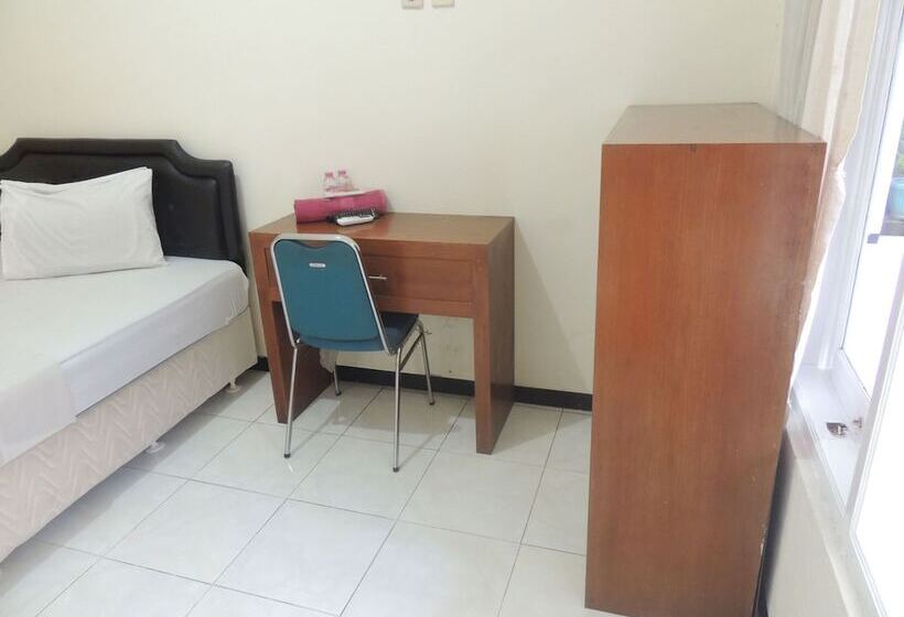 Hotell Wisma Tamu Uksw Guest House