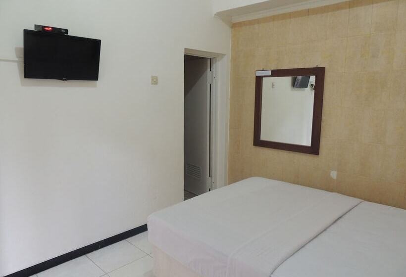 Hotell Wisma Tamu Uksw Guest House