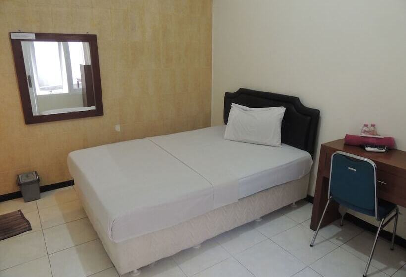 Hotell Wisma Tamu Uksw Guest House