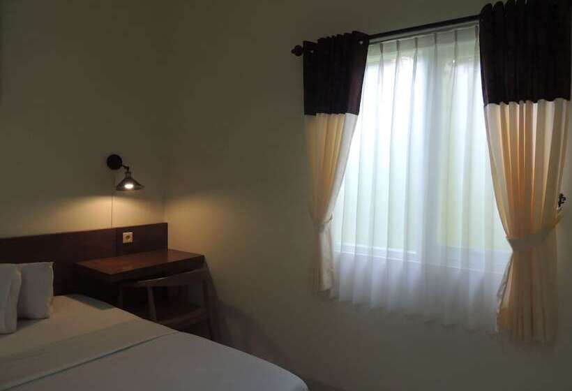 Hotell Wisma Tamu Uksw Guest House