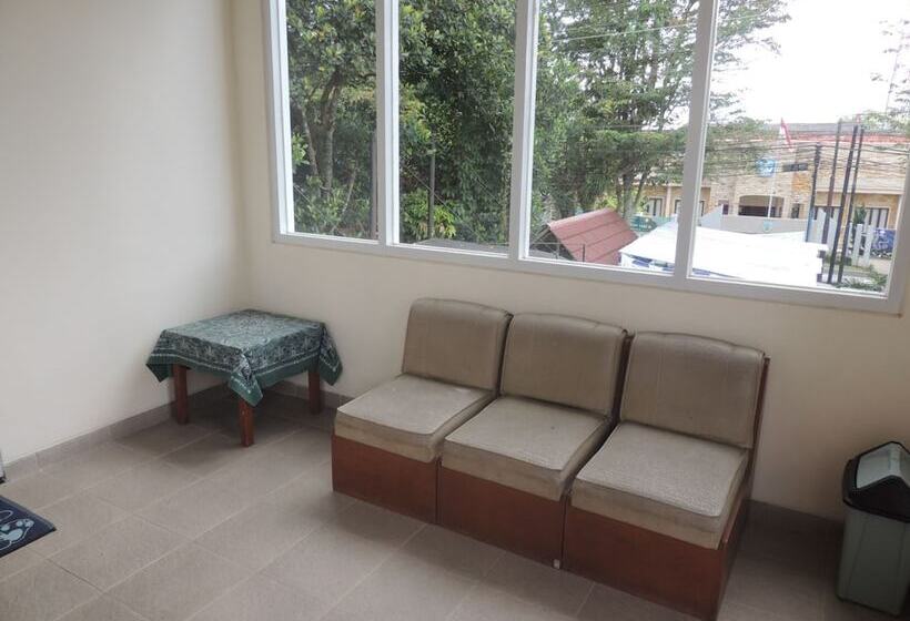 Hotell Wisma Tamu Uksw Guest House