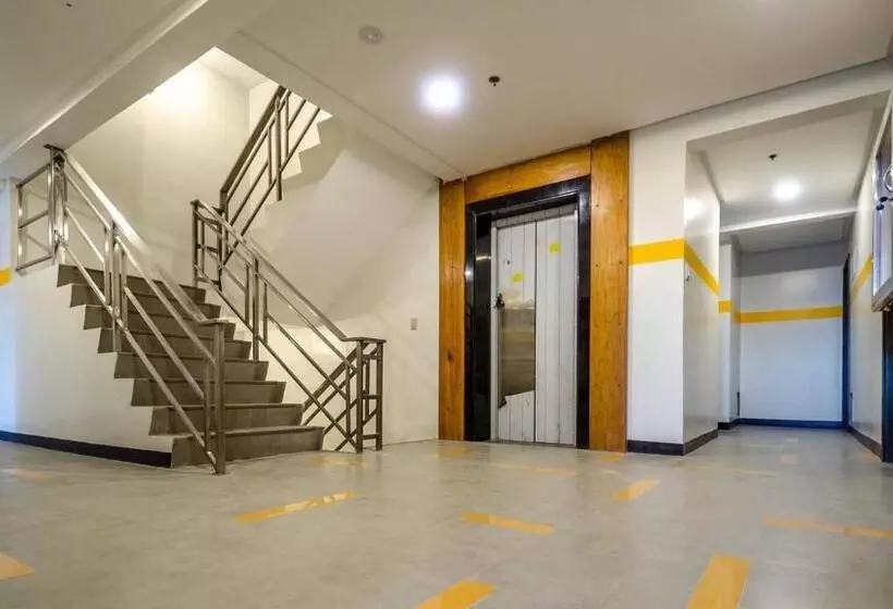 ユースホステル Regal Residences
