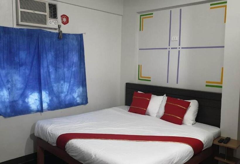 هاستل Regal Residences