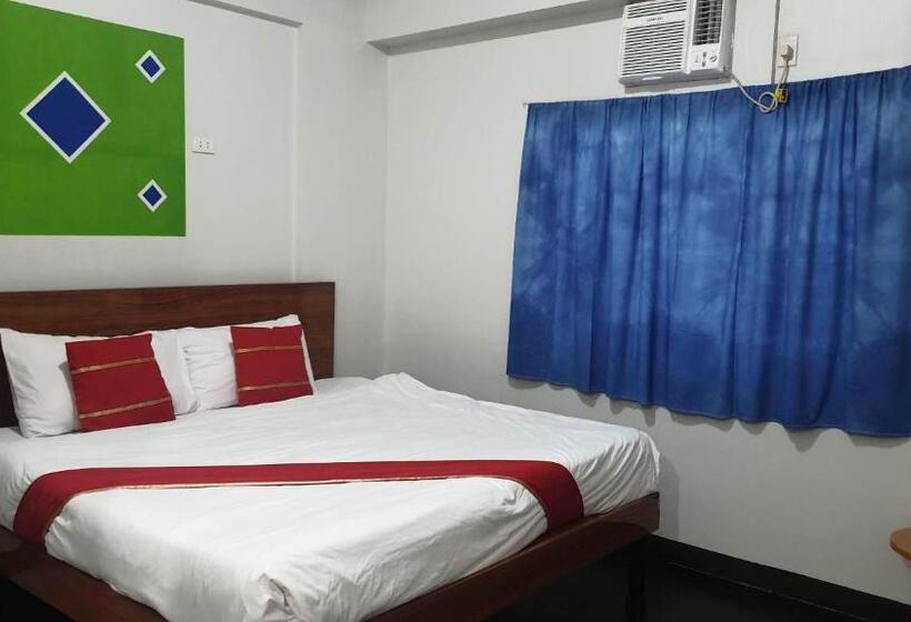 هاستل Regal Residences