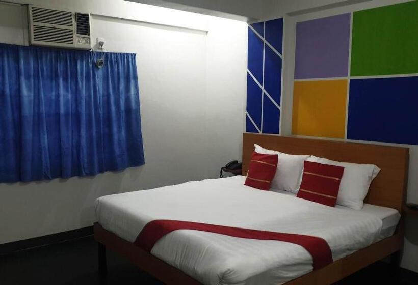 هاستل Regal Residences