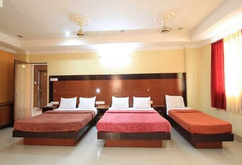 مبيت وإفطار Megha Residency