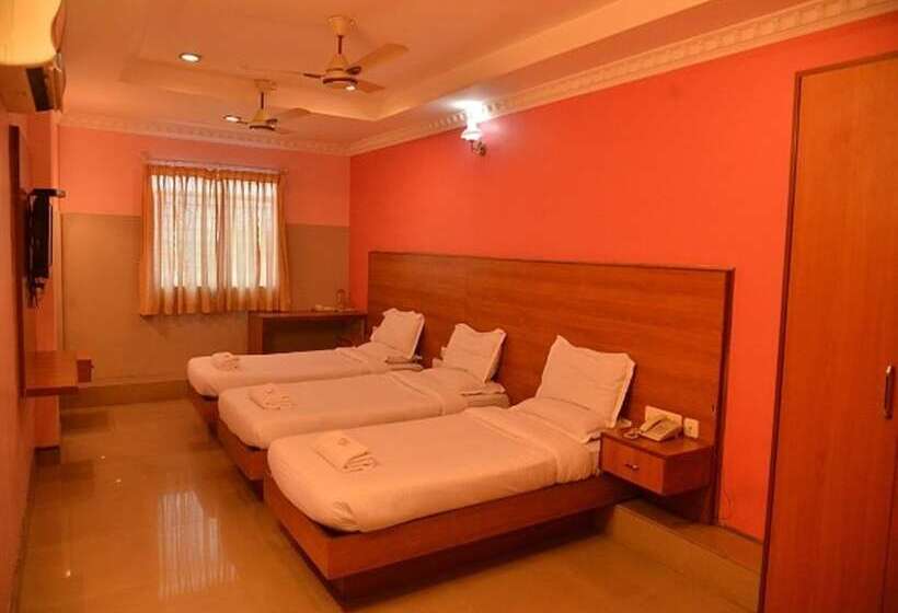 مبيت وإفطار Megha Residency