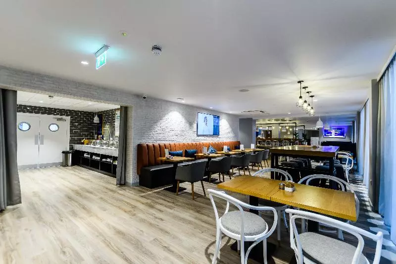 ホテル Holiday Inn Express   Wigan, An Ihg