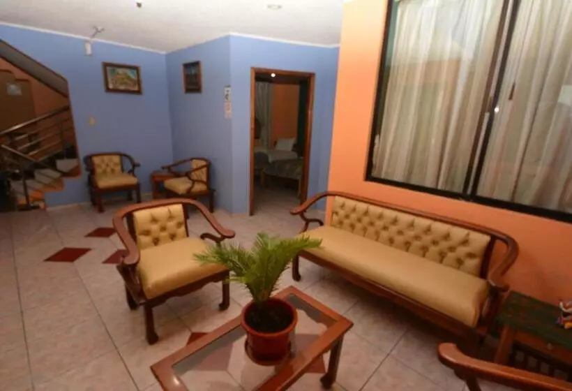 هتل Hostal Puyo