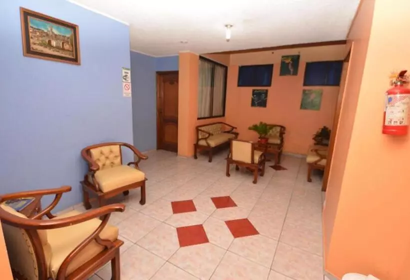 هتل Hostal Puyo