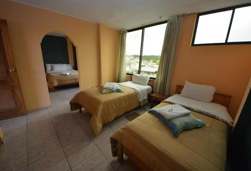 هتل Hostal Puyo