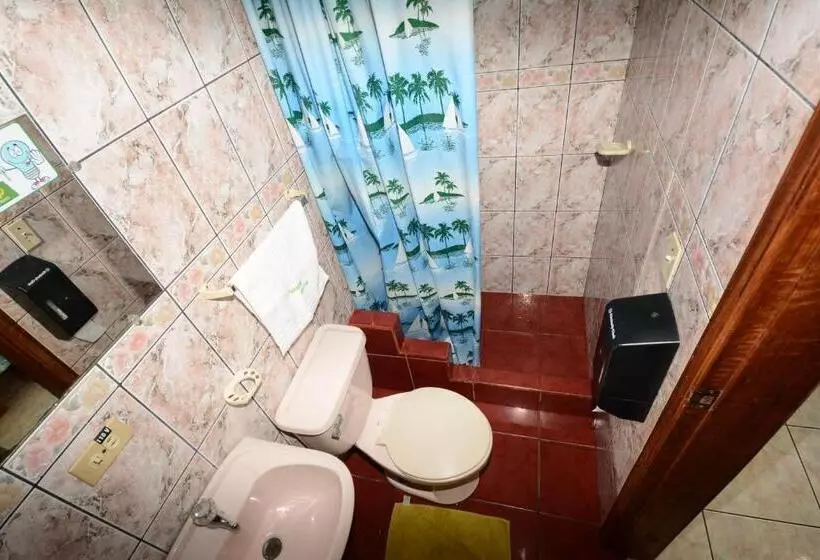 هتل Hostal Puyo