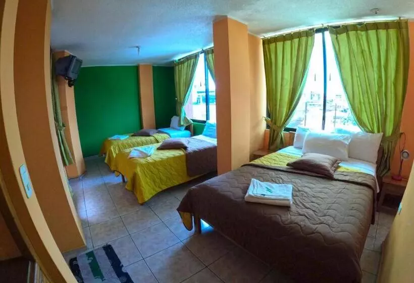 هتل Hostal Puyo