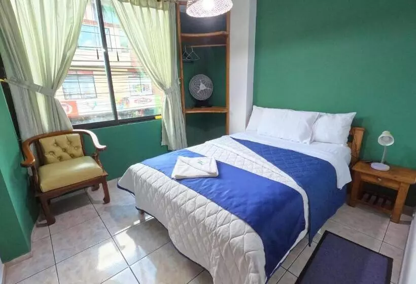 هتل Hostal Puyo